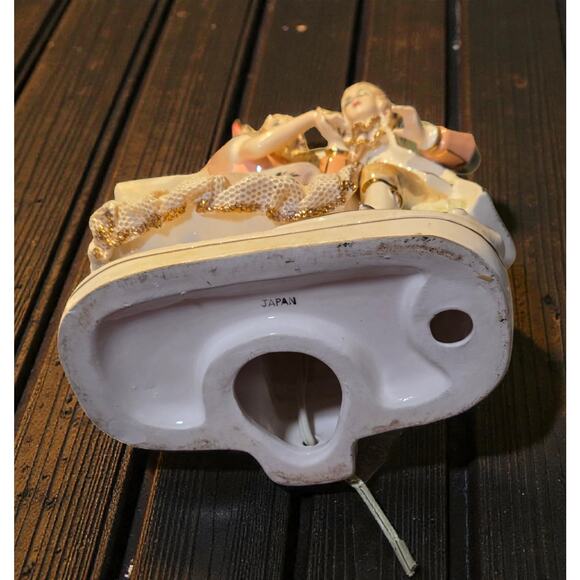 Vintage Porcelain Boudoir Bedside Table Lamp Victorian Courting Couple RARE - Picture 8 of 9